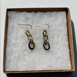 🍭6/$30 Navy & gold tone chain link drop earrings